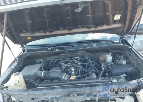 2011 Toyota Tundra Grade 4.6L V8 z USA, uszkodzony, nr VIN 5TFEM5F19BX023925